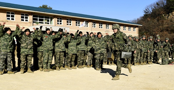 해병대 제2사단 최강중대 및 청룡전사 가리다